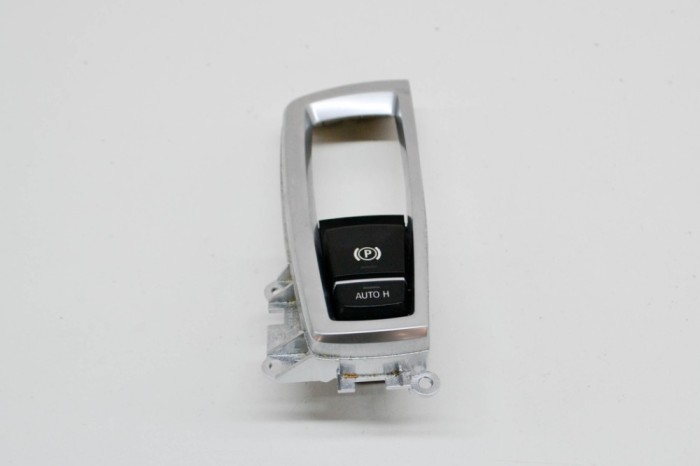 Buton fr&acirc;nă de m&acirc;nă BMW 5 F10 2015 OEM: 9355233,3214.6201-08 14485013