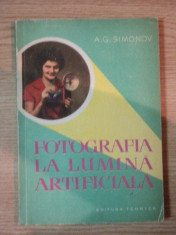 FOTOGRAFIA LA LUMINA ARTIFICIALA de A.G. SIMONOV , 1961 foto