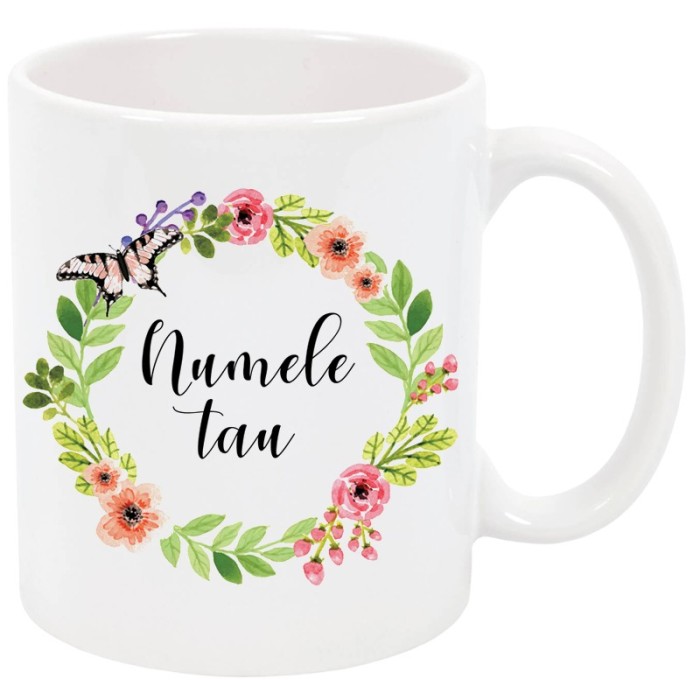 Cana cu nume personalizata, ceramica alba, 325 ml, model flori si fluture roz Cana cu nume personalizata, ceramica alba, 325 ml, model flori si fluture roz