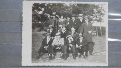 GRUP DE PRIETENIIN PARCUL CENTRAL. CONSTANTA - 30.12.1931- FOTO REGAL CONSTANTA foto