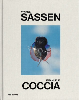 Viviane Sassen &amp;amp; Emanuele Coccia: Modern Alchemy foto