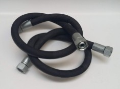 Furtun de presiune sertizat pentru tractor U445, U650