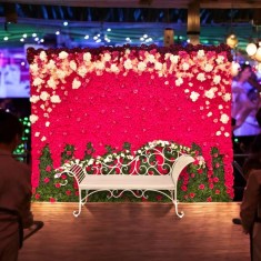 Panou Floral de Lux si bancuta cu flori ,pentru Inchiriere , Decor de Poveste pentru Evenimente Speciale