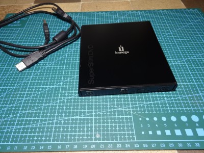 Cd-rom /dvdwriter extern Iomega DVDRW8X-U Super Slim External CDRW/DVD Drive foto