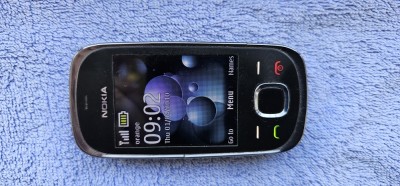 NOKIA 7230 , FUNCTIONEAZA ORANGE . SE VINDE CU INCARCATOR . foto