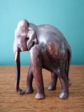 Elefant african din lemn