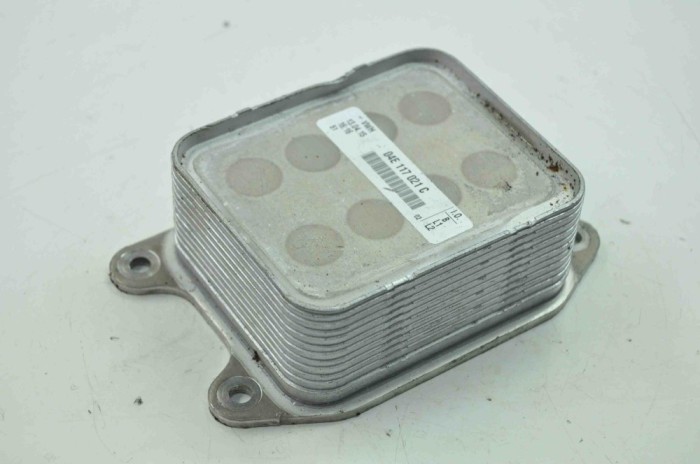Răcitor de ulei VW GOLF VII 5G1, BQ1, BE1, BE2 2015 OEM: 04E117021C