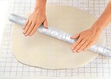 Cumpara ieftin Rola acril pentru aluat biscuiti, model 11