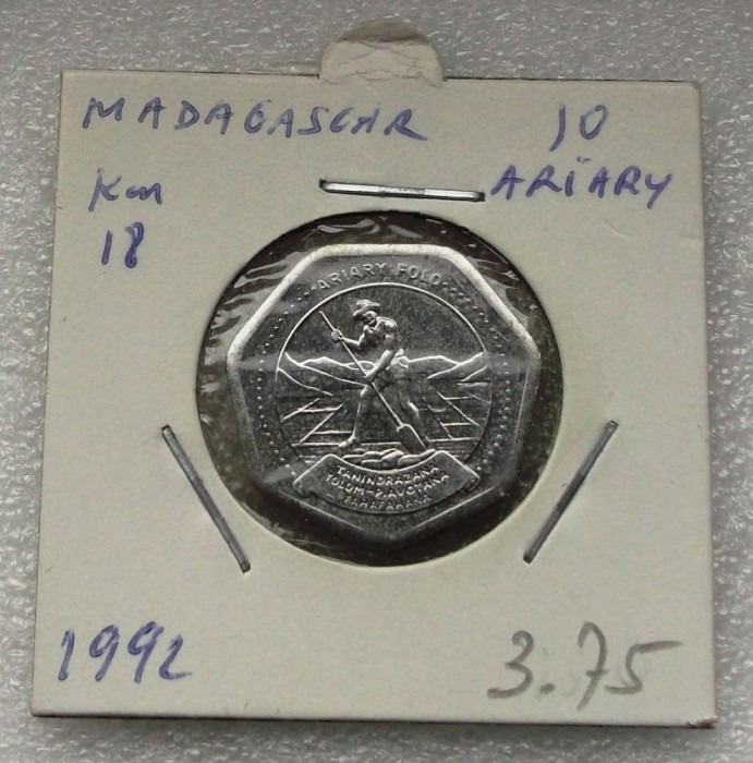P1. Madagascar 10 Ariary 1992 in cartonas UNC **