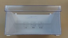 Cutie 44,4cm x 22,5cm x 24,3cm. congelator Combina frigorifica BEKO RCNA/ R30