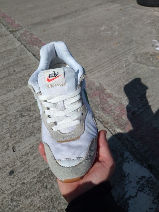 V&acirc;nd papuci Nike
