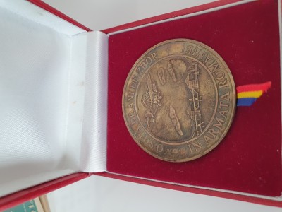 MEDALIE 100 ANI DE ZBOR IN ARMATA ROMANIEI AUREL VLAICU 1910-2010 foto