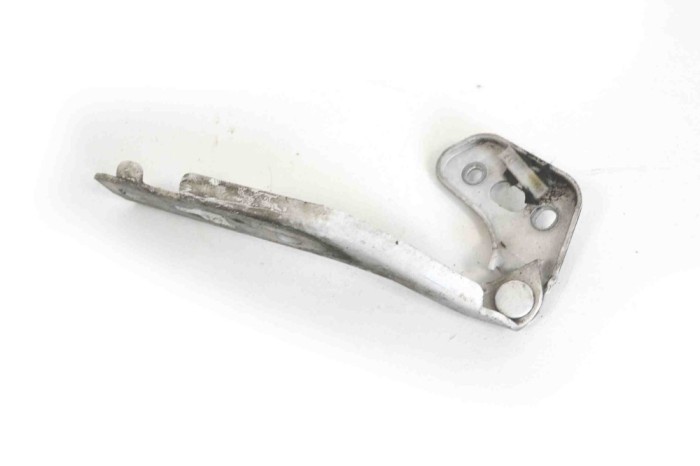 Balama capota st&acirc;nga față AUDI A6 4F2, C6 2010 OEM: 4F0823301 10007610