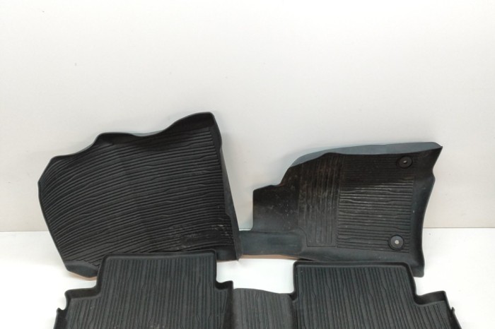 Set covorașe FORD FIESTA VIII 2019 OEM: H1BJ-A13017-EAW,H1BJ-A13016-EAW,H1BJ-A13086-JAW,H1BJ-A13087-JAW | 22799699