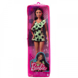 Papusa barbie fashionista bruneta cu salopeta verde