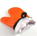 Cumpara ieftin Manusa din silicon termorezistent si textil pentru bucatarie, orange