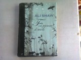 FATA CU PICIOARE DE STICLA - ALI SHAW
