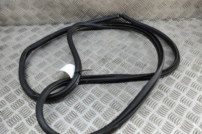 Garnitura ușă dreapta față TOYOTA YARIS CROSS MXP_ 2021 OEM: 67861-K2010 | 31279213 foto