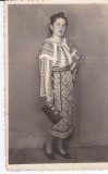 AMS @ - FOTO FEMEIE IN COSTUM POPULAR, PERIOADA INTERBELICA, RADAUTI BUCOVINA, 1940