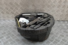 Cric VW BEETLE Cabrio 1Y7 2004 OEM: 1J0012115 28956014