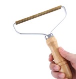 Perie pentru indepartarea scamelor si parului de animale, de pe covor, haine,