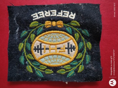 emblema brodata federatie de haltere , aproximativ 15 cm x12 cm foto