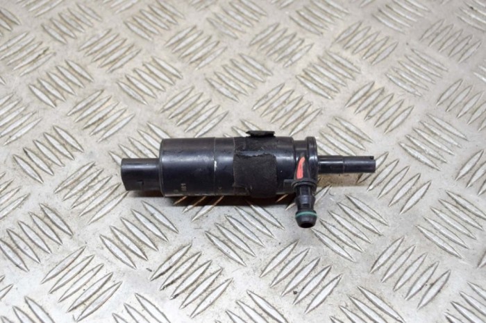 Motor rezervor lichid de parbriz AUDI A6 4G2, C7, 4GC 2013 OEM: 3B7955681 | 14362124