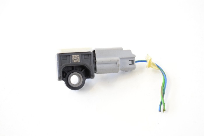 Senzor de impact st&acirc;nga spate VOLVO XC60 2015 OEM: 31334336 10950492