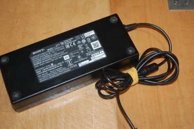 ALIMENTATOR TV SONY BRAVIA / LAPTOP SONY VAIO 19.5V 8.21A 160W model ACDP-160M01 foto