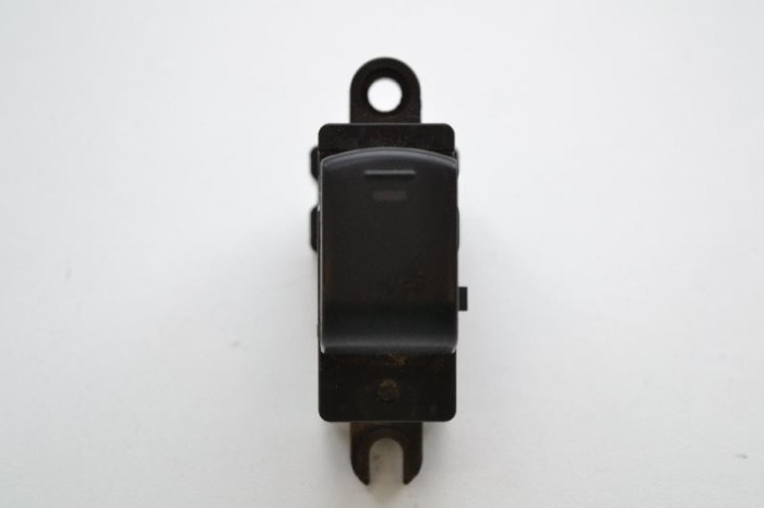 Buton geam ușă dreapta spate NISSAN NP300 NAVARA D40 2010 OEM: 25411-EA003 2413129