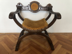 Jilt ,scaun vechi francez,din lemn masiv foto