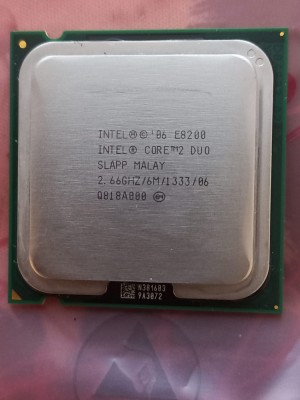 Intel Core 2 Duo: E8200 , 2,667GHz/cache 6 MB/bus speed 1333MHz/-Socket 775 foto