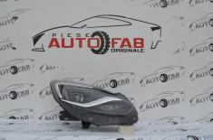 Far dreapta Opel Zafira xenon full LED an 2017-2018 COD 134726632H foto