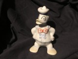 Decor / Vintage / Bibelou Donald din portelan romanesc perioada comunista !