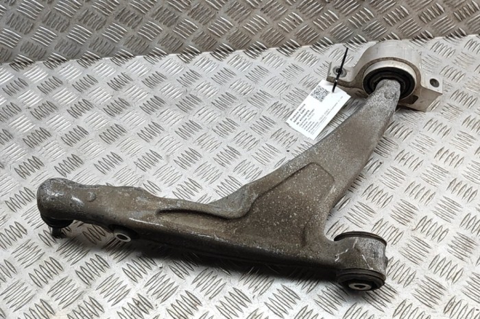 Braț inferior dreapta față VOLVO XC90 II 2024 OEM: 32381881 31036078