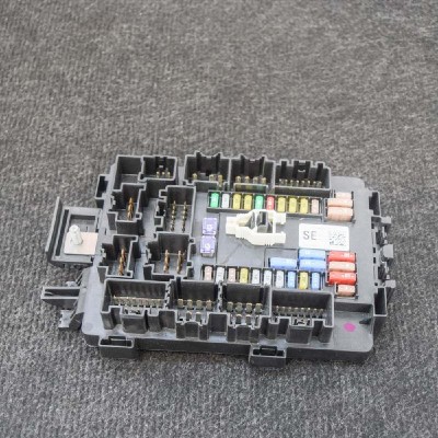 Panou de siguranțe TESLA MODEL S 2017 OEM: 1094409-00-E 4082173 foto