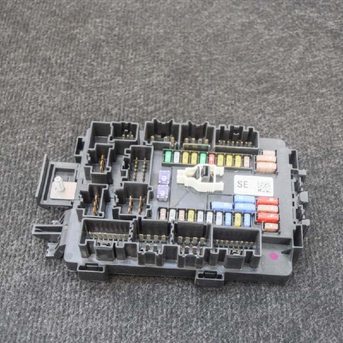 Panou de siguranțe TESLA MODEL S 2017 OEM: 1094409-00-E 4082173