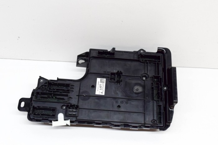 TESLA MODEL Y 2021 OEM: 1497847-02-D,1497850-00-D,1497851-00-C SKU: 20588158