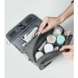 Geanta cosmetice voiaj, material panza, impermeabil, 3 compartimente, cu agatatoare, Gri, 47 x 28 x 20 cm