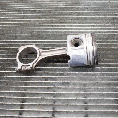 Piston OPEL VIVARO Combi 2015 OEM: 9551784995517816 foto