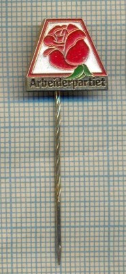 Y 253 INSIGNA-ARBEIDERPARTIET-PARTIDUL MUNCITORESC NORVEGIAN-PENTRU COLECTIONARI foto