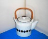 Ceainic celadon decorat manual sub smalt, maner ratan Takahashi Wasaburo Japonia