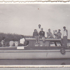 bnk foto - Salupa cu excursionisti in Delta Dunarii - anii `60