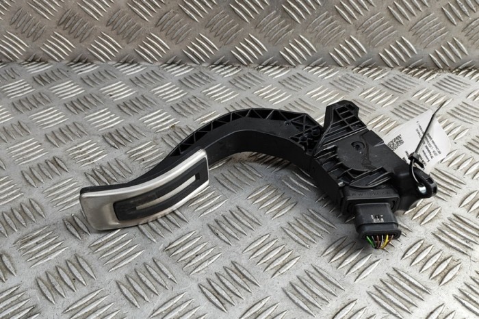 Pedala de accelerație AUDI A6 C8 Avant 4A5 2024 OEM: 8W1723523A 31303896