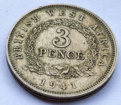 82. Moneda Africa de Vest Britanica 3 pence 1941 foto