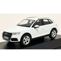 Macheta auto Audi Q5 2017 alb ibis, 1:43 Spark Dealer edition