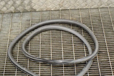 Garnitura ușă st&amp;acirc;nga spate VOLVO V40 Hatchback 2016 OEM: 31457616 | 10948598 foto