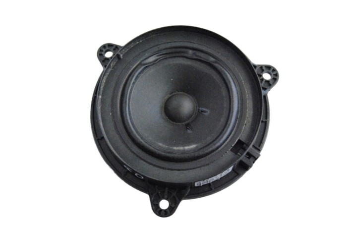 Difuzor ușă dreapta spate INFINITI Q50 2016 OEM: 28155-4GA0A 23537147