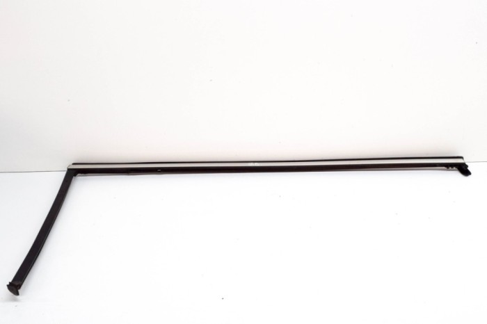 Bandou superior ușă dreapta spate VW TIGUAN AD1 2020 15095233