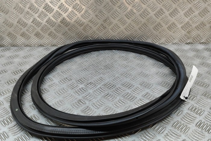 Garnitura ușă st&acirc;nga spate VW T-ROC A11 2023 OEM: 2GA867913B | 25890174